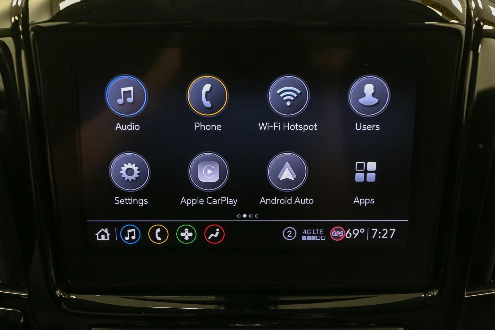 Used 2020 Graphite Metallic Chevrolet LT Cloth image 26