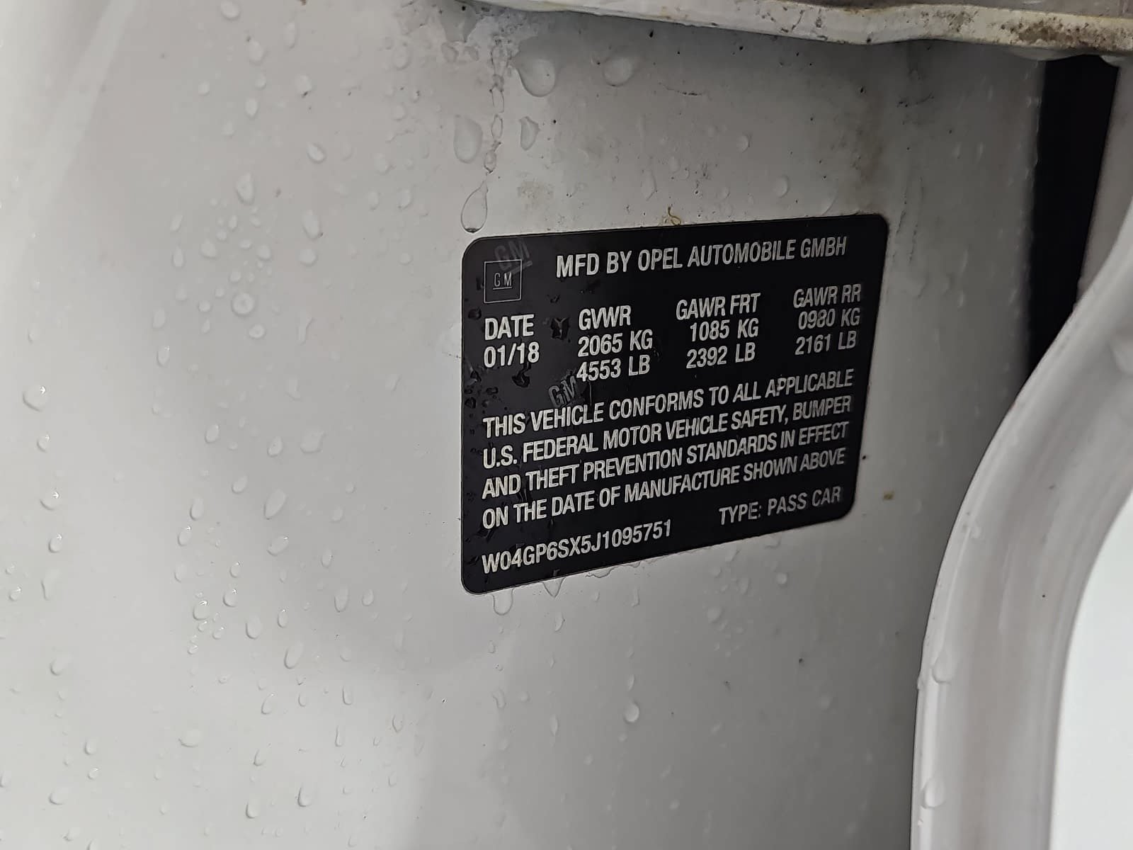 Used 2018 White Buick Essence image 28