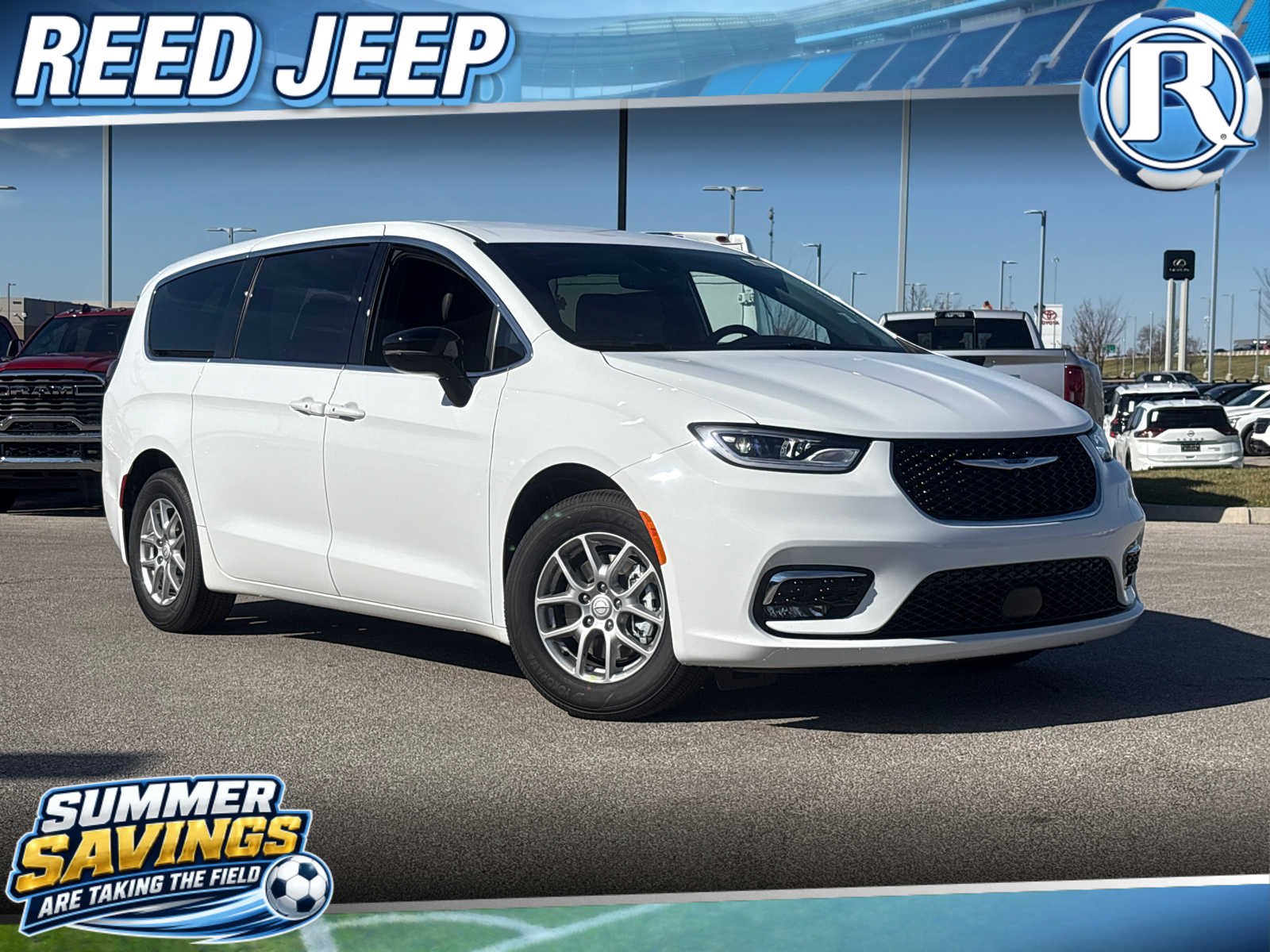 2026 Chrysler Pacifica Select's photo