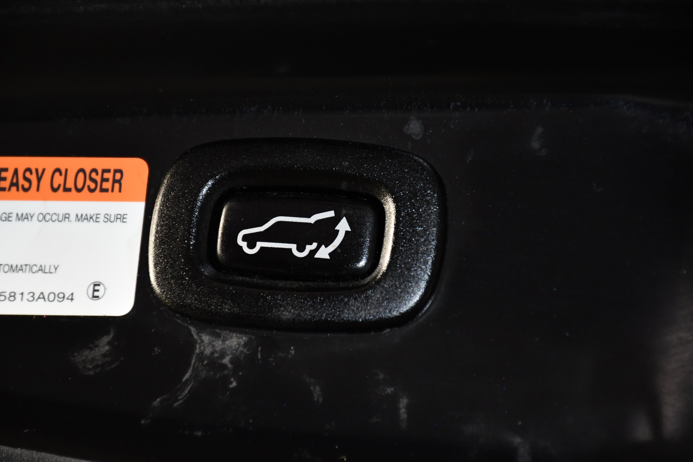 Used 2020 Labrador Black Metallic Mitsubishi SEL image 50