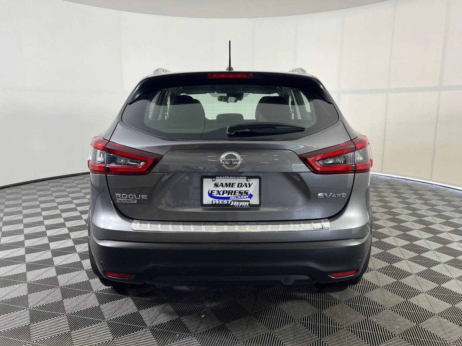 Used 2022 Gun Metallic Nissan SV image 4