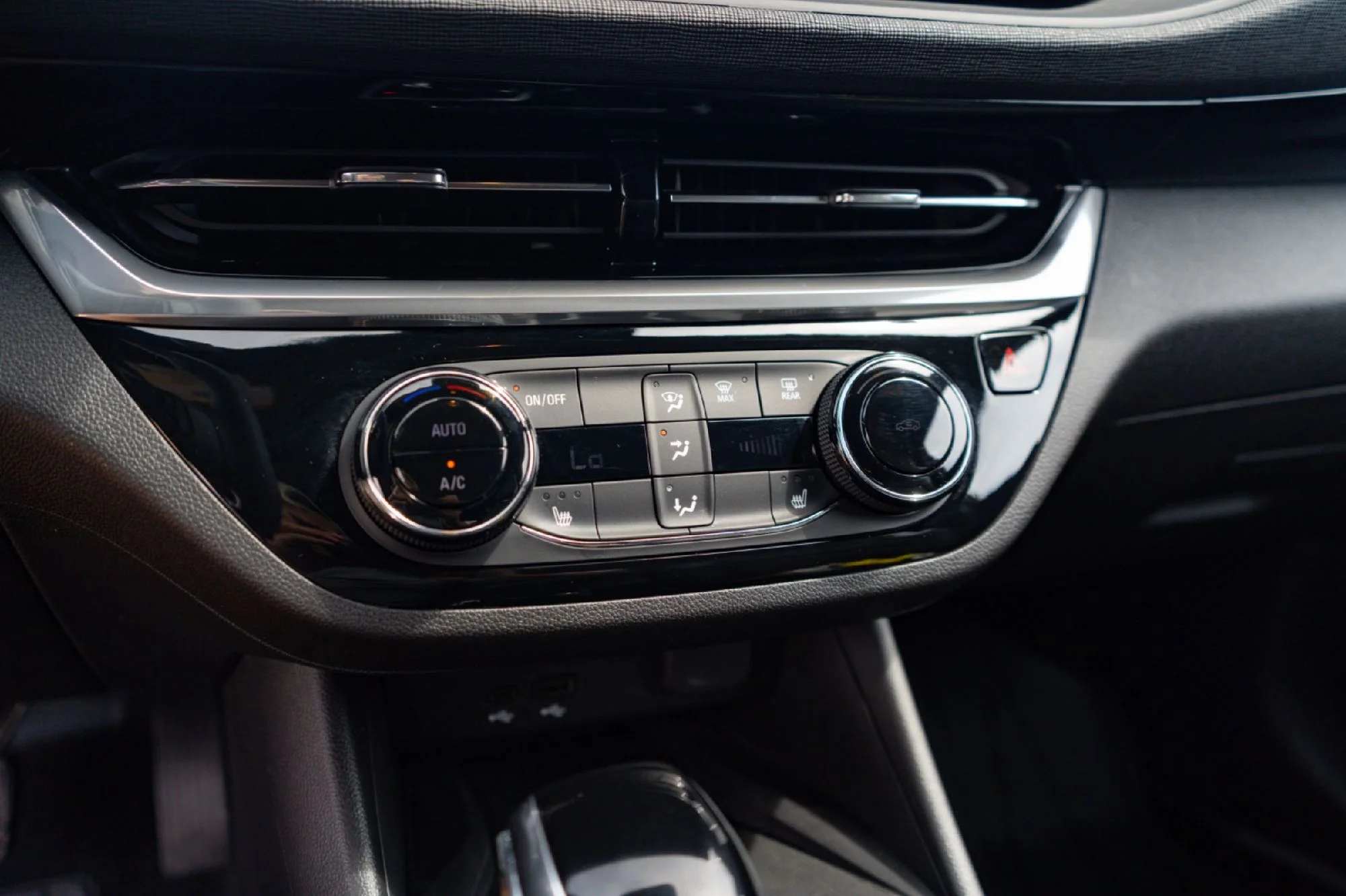 Used 2024 Red Buick Sport Touring image 13