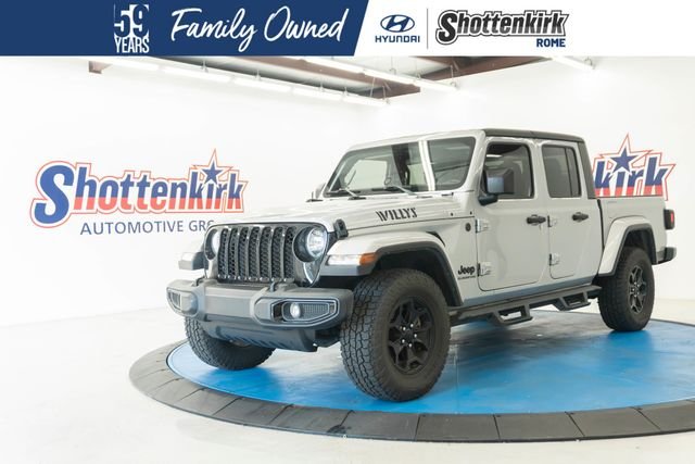 Used 2022 Silver Jeep Willys image 1