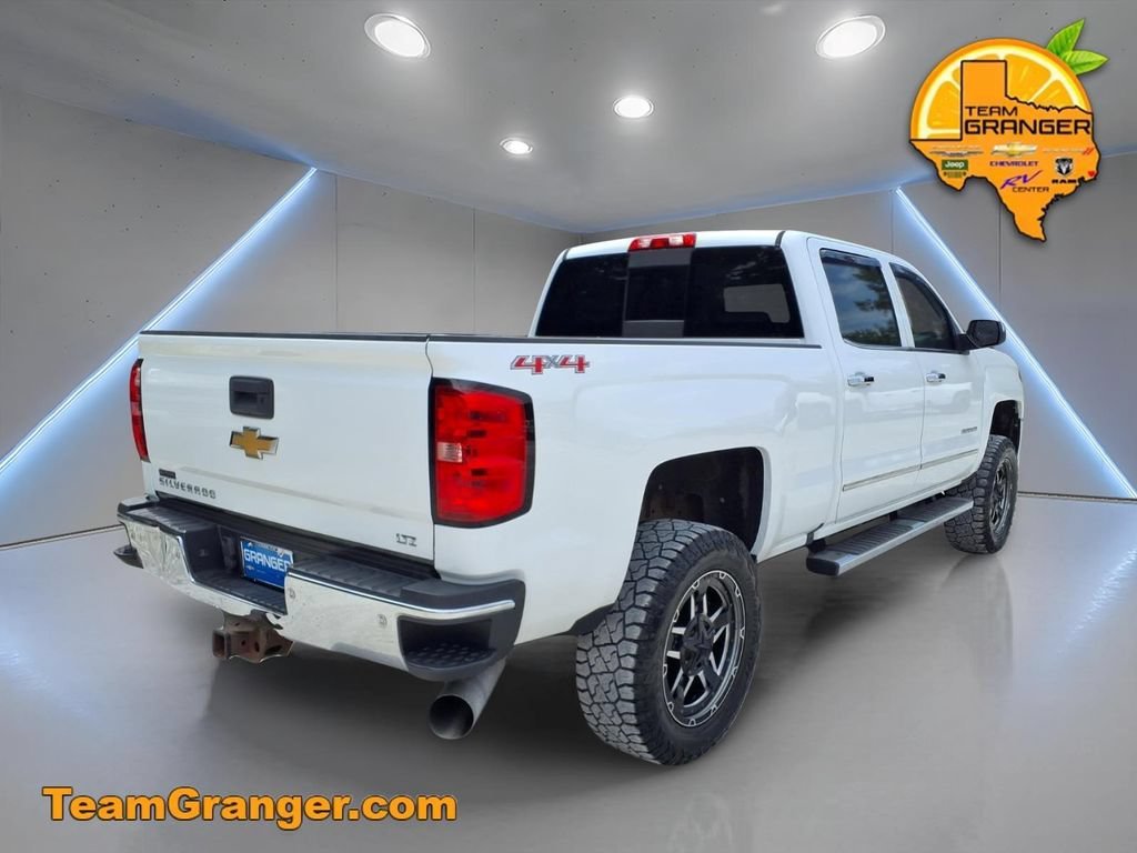 Used 2016 SUMMIT WHITE Chevrolet LTZ image 4