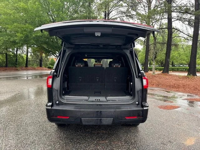 Used 2019 Black Lincoln Reserve image 18