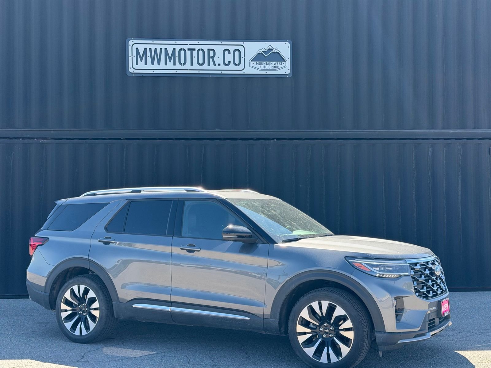 2025 Ford Explorer Platinum 4WD (PL535)'s photo
