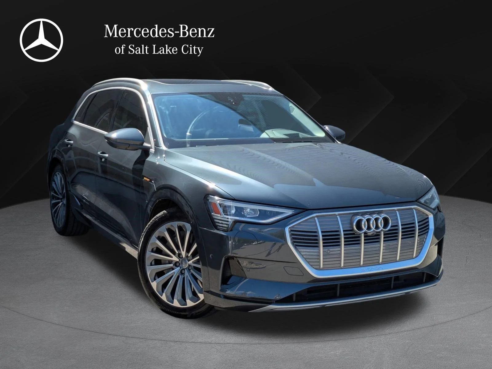 2019 Audi e-tron Prestige's photo