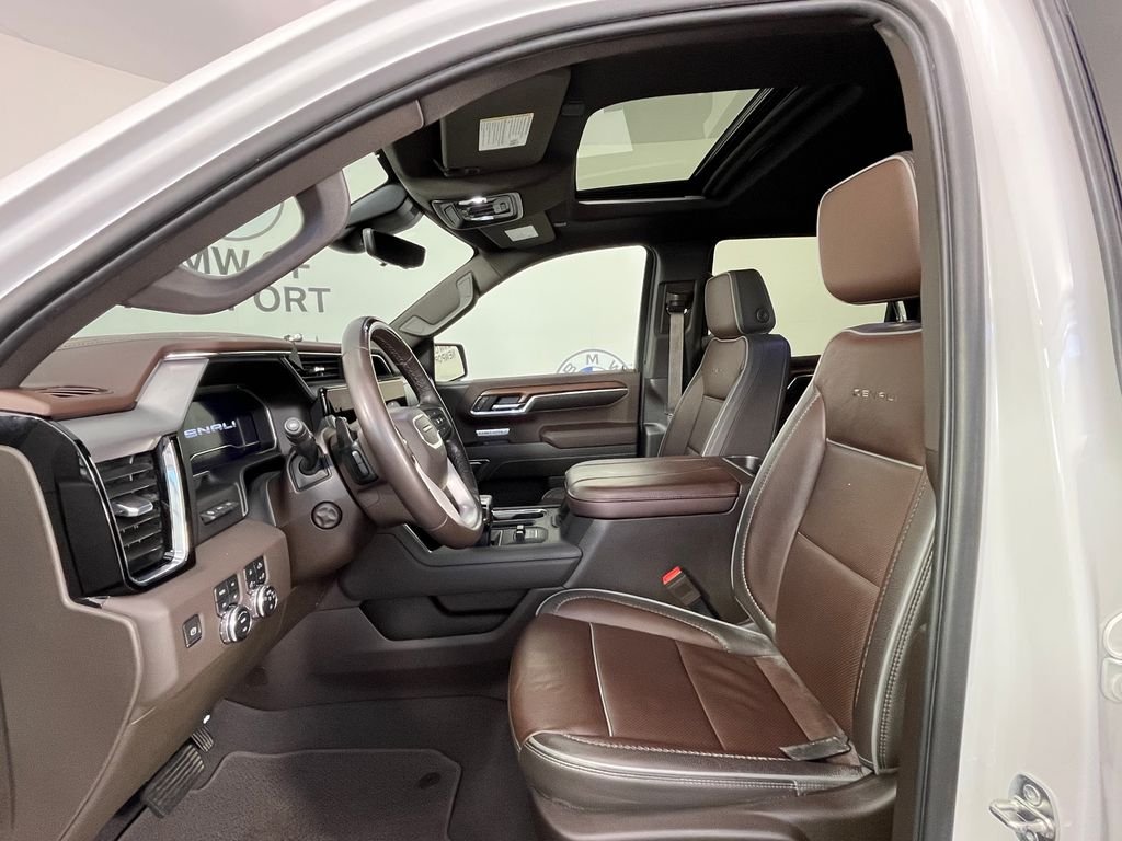 Used 2023 White GMC Denali image 21