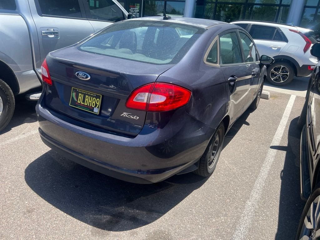 Used 2013 Purple Ford SE image 9