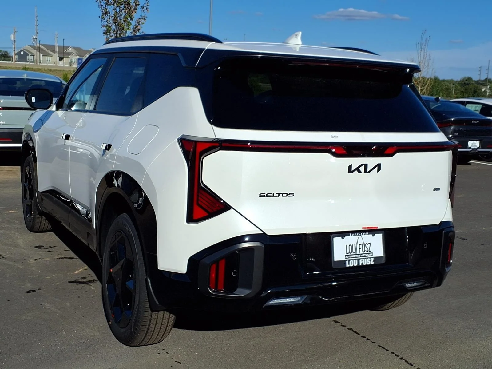 New 2027 Snow White Pearl Kia X-Line S image 2