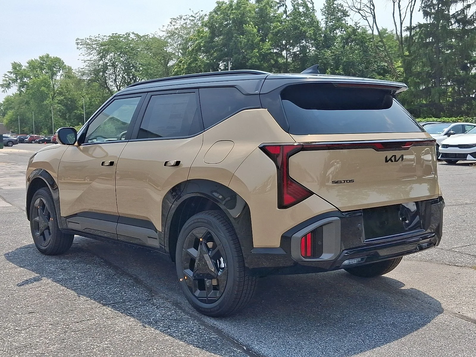 New 2027 Brown Kia X-Line S image 5