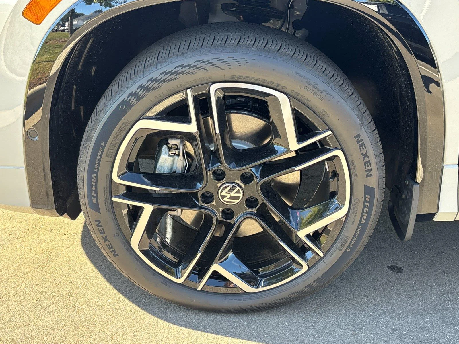 New 2026 Sandstone Volkswagen SEL R-Line Turbo image 9