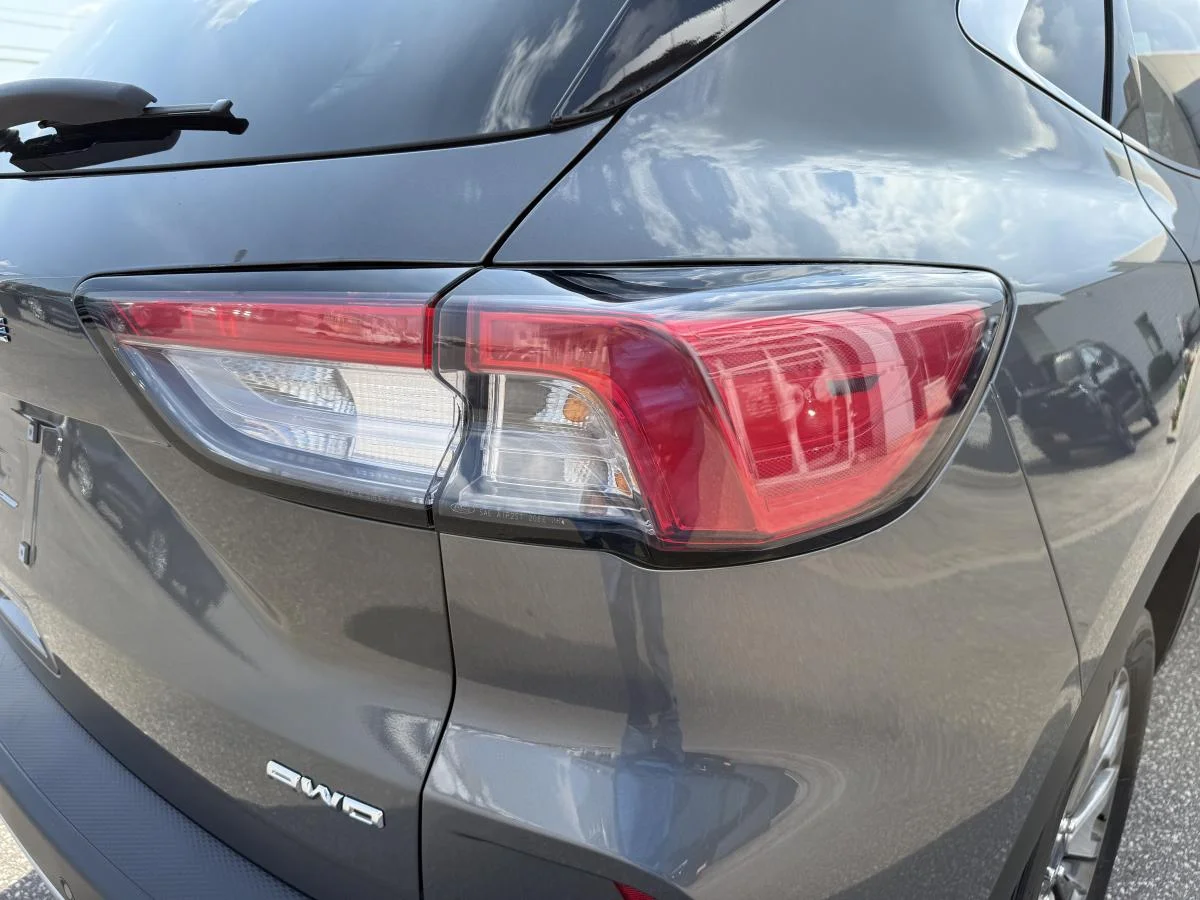 Used 2022 Grey Ford Titanium Awd image 10