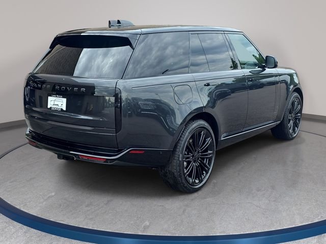 New 2026 Carpathian Grey Land Rover SE image 5