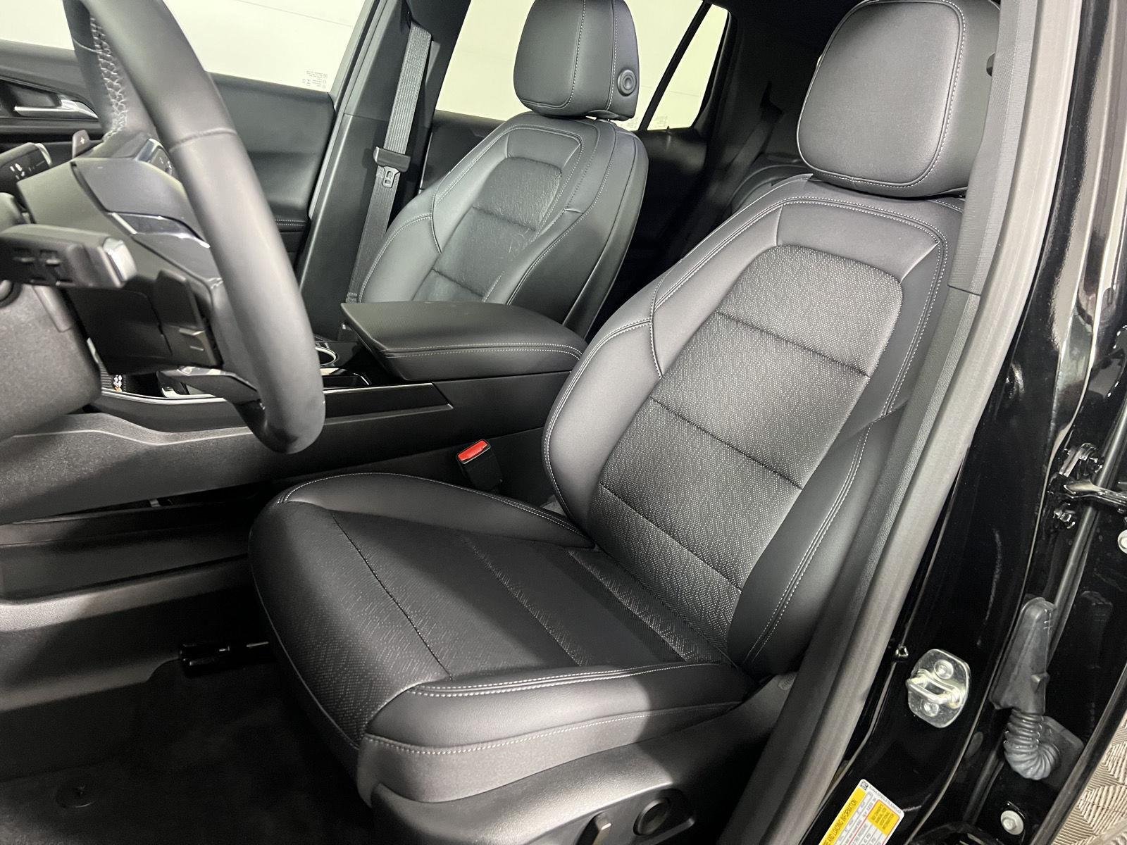 New 2026 Mosaic Black Metallic Chevrolet LT image 38