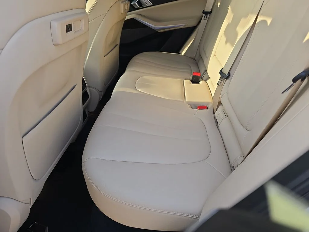 Used 2020 White BMW xDrive40i image 15