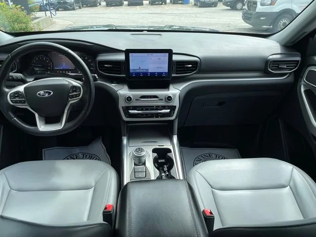 Used 2021 Black Ford XLT image 12