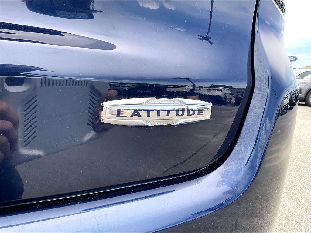 Used 2021 Jazz Blue Pearlcoat Jeep Latitude image 26