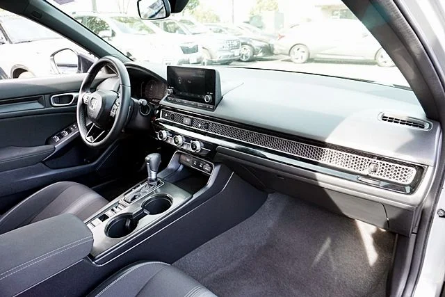 Used 2025 Silver Honda Sport image 9