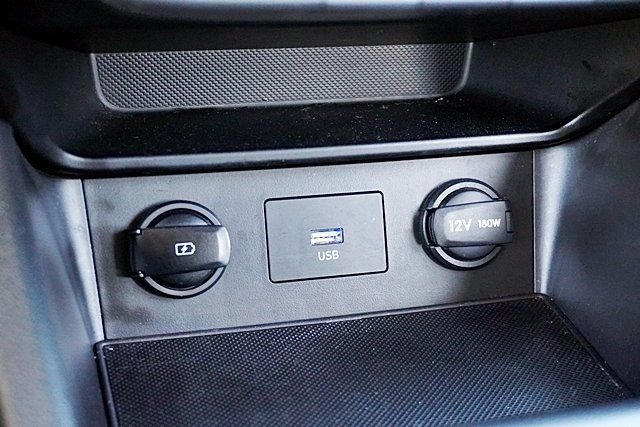 Used 2023 Silver Hyundai SEL image 27