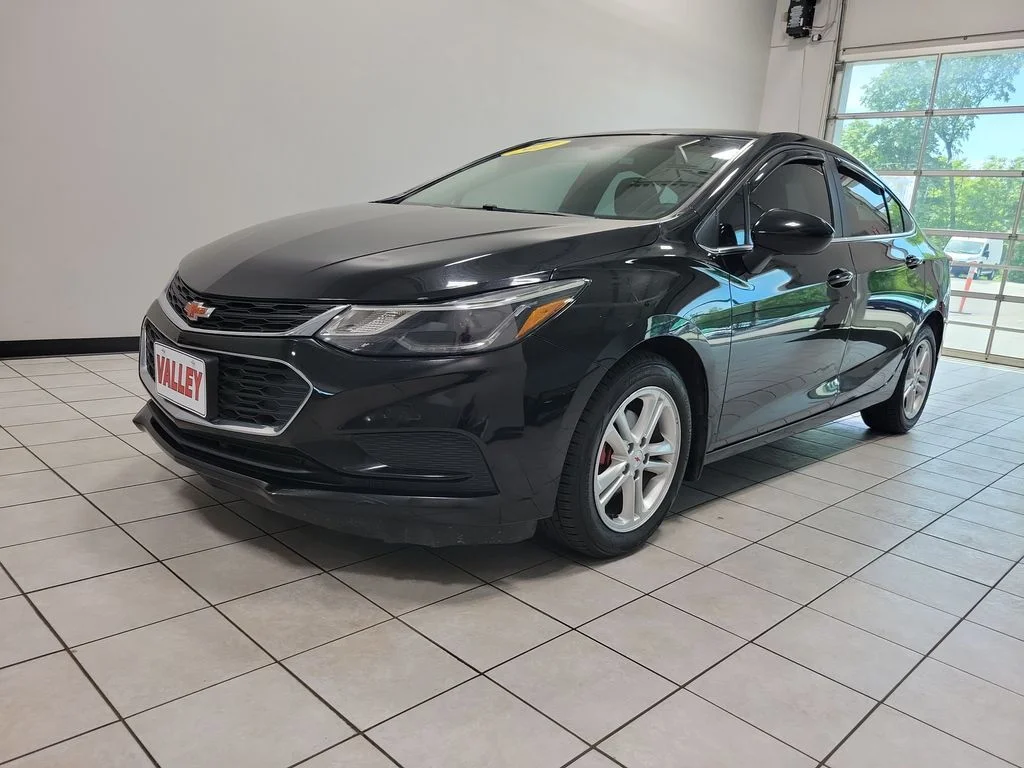 Used 2017 Black Chevrolet LT image 7