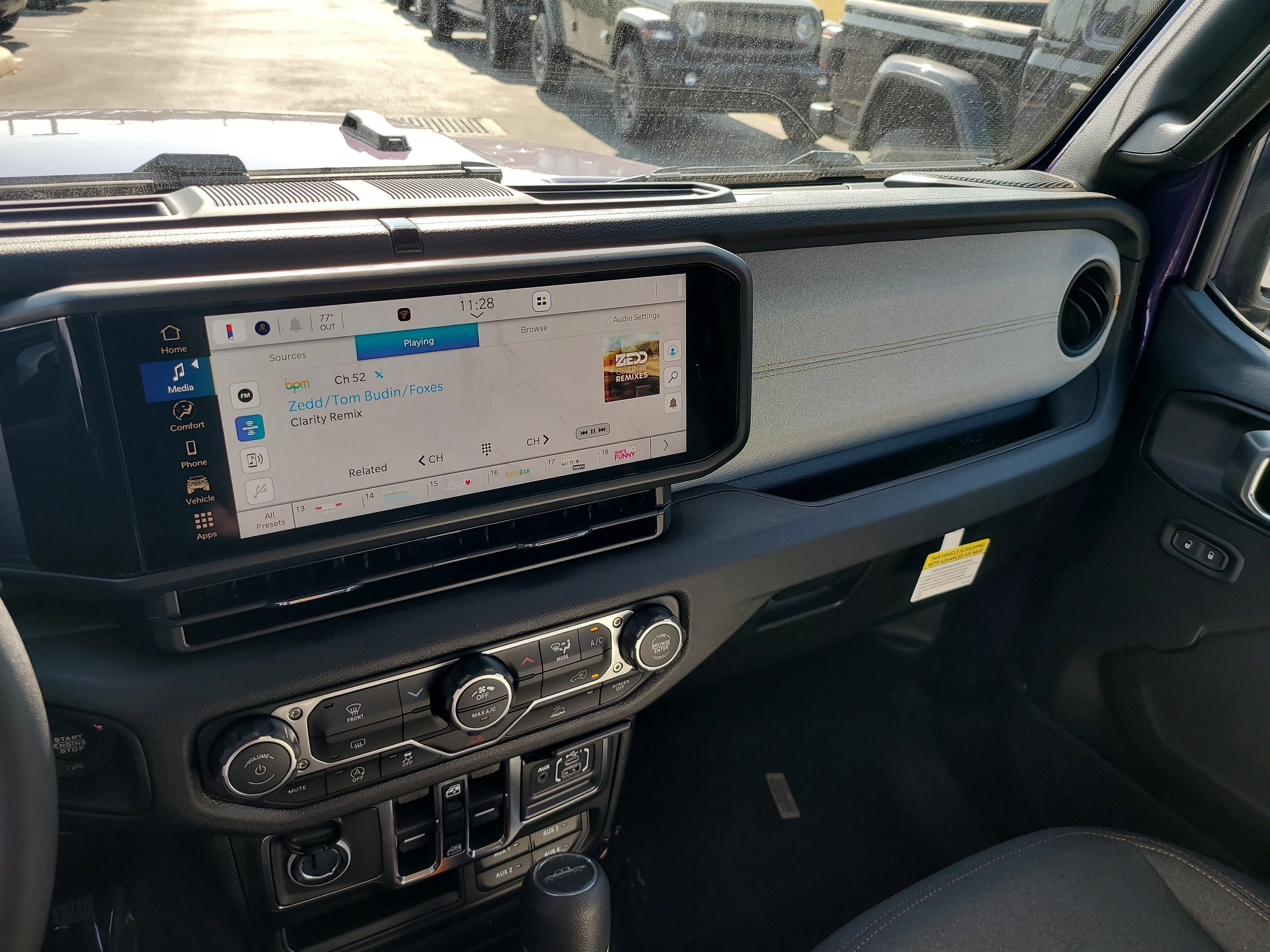 New 2026 Reign Jeep Sport S image 15