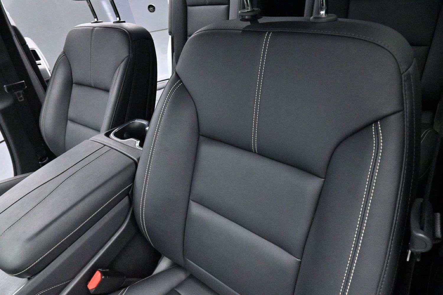 Used 2024 Summit White GMC FWD Elevation image 16