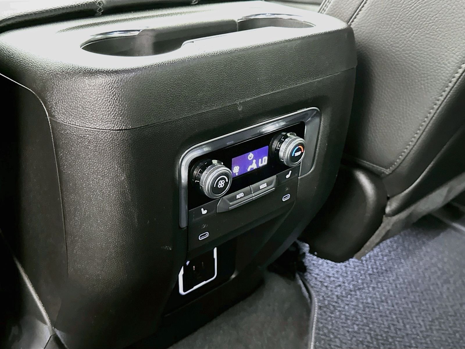 Used 2025 Summit White GMC Denali image 27