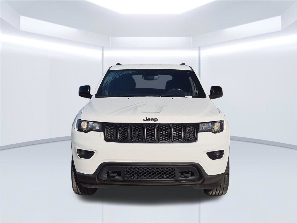 Used 2021 White Jeep Laredo image 10