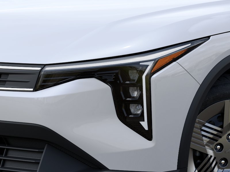 New 2026 Snow White Pearl Kia LX image 10