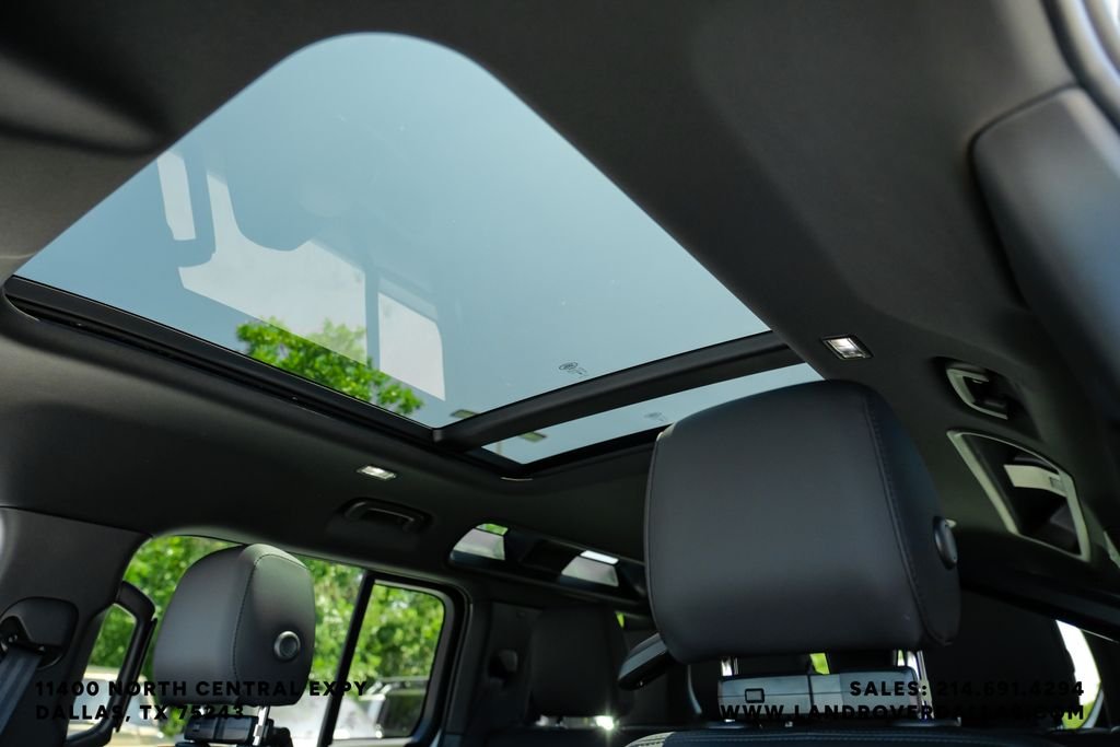 New 2026 Fuji White Land Rover X-Dynamic SE image 22