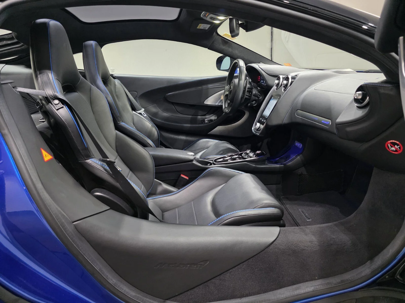 Used 2023 MSO Volcano Blue McLaren  image 17