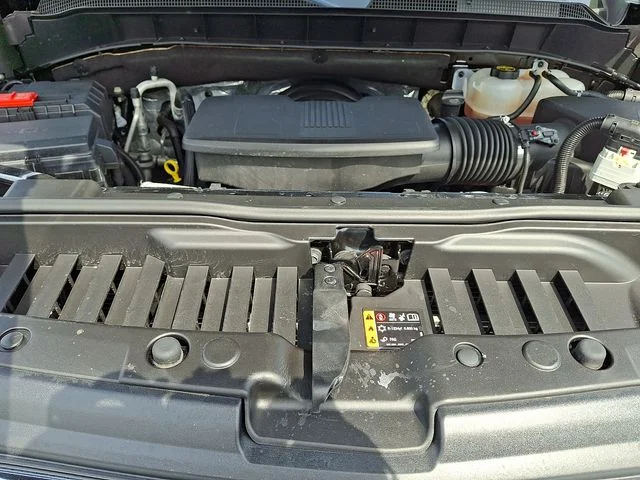Used 2025 Black Chevrolet LT image 27