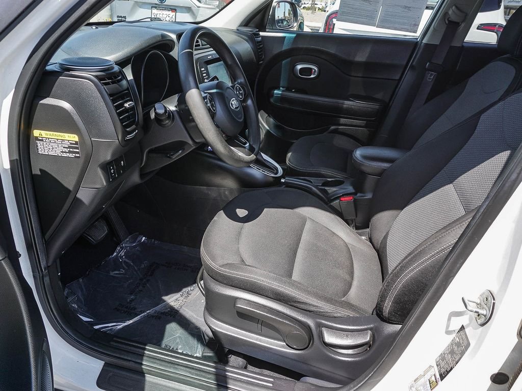 Used 2019 White Kia Plus image 21