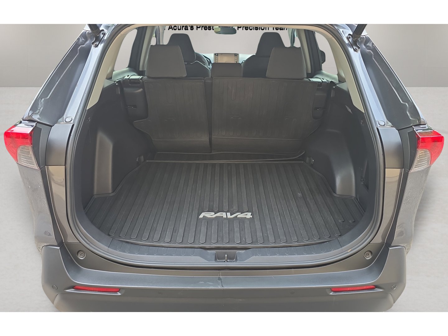 Used 2019 Gray Toyota XLE AWD image 23