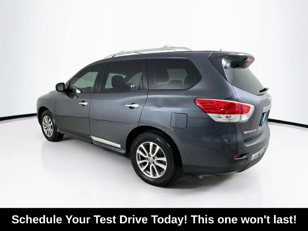 Used 2013 Dark Slate Nissan SL image 6