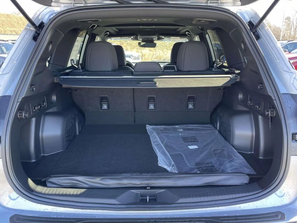 Used 2026 Ice Silver Metallic Subaru Premium image 28