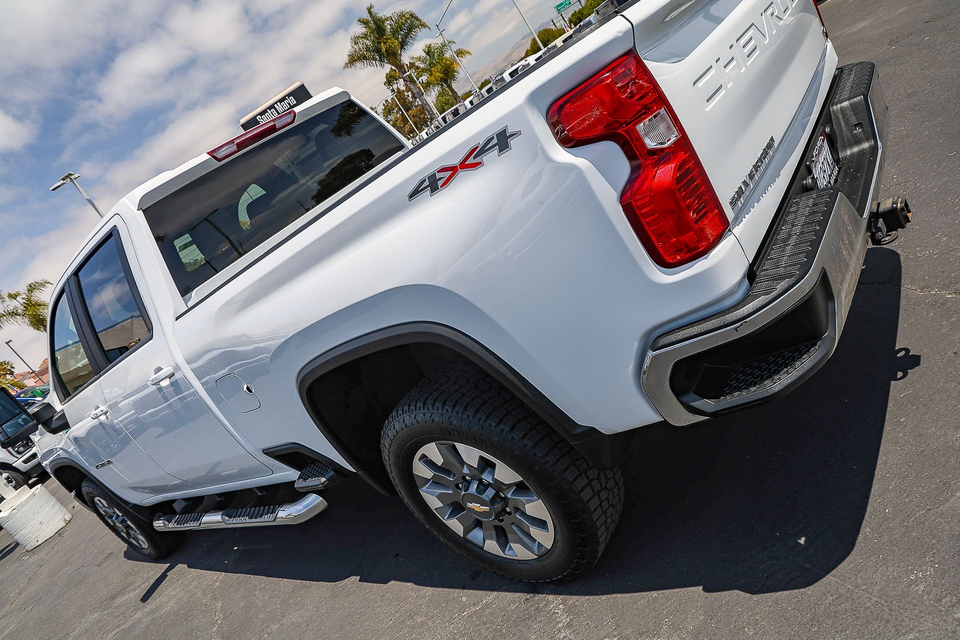 Used 2022 White Chevrolet LT image 10