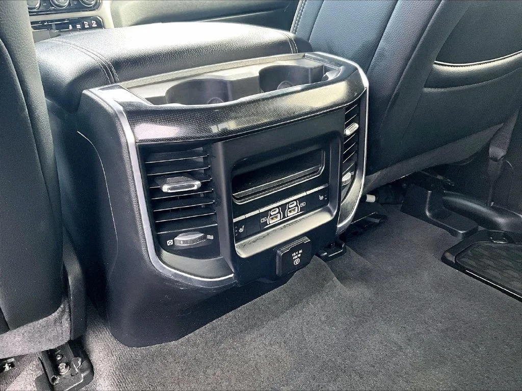 Used 2022 Silver Ram Laramie image 34