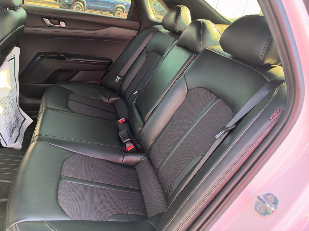 Used 2023 White Kia GT-Line image 14