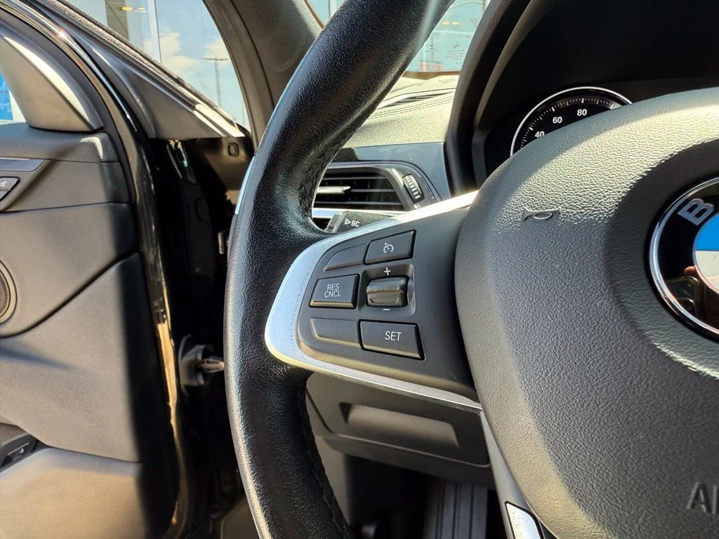 Used 2020 Black BMW sDrive28i image 21
