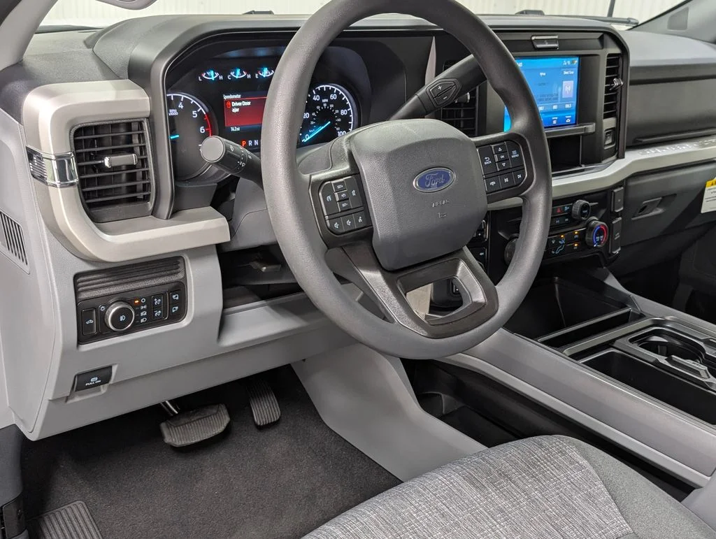 New 2026 Oxford White Ford F-250® XLT image 12