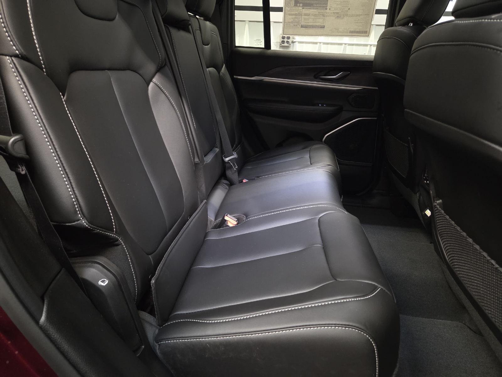 New 2026 Velvet Red Pearl-Coat Exterior Paint Jeep Limited image 24