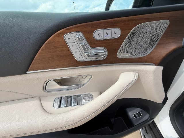 Used 2022 White Mercedes-Benz GLS 450 image 11