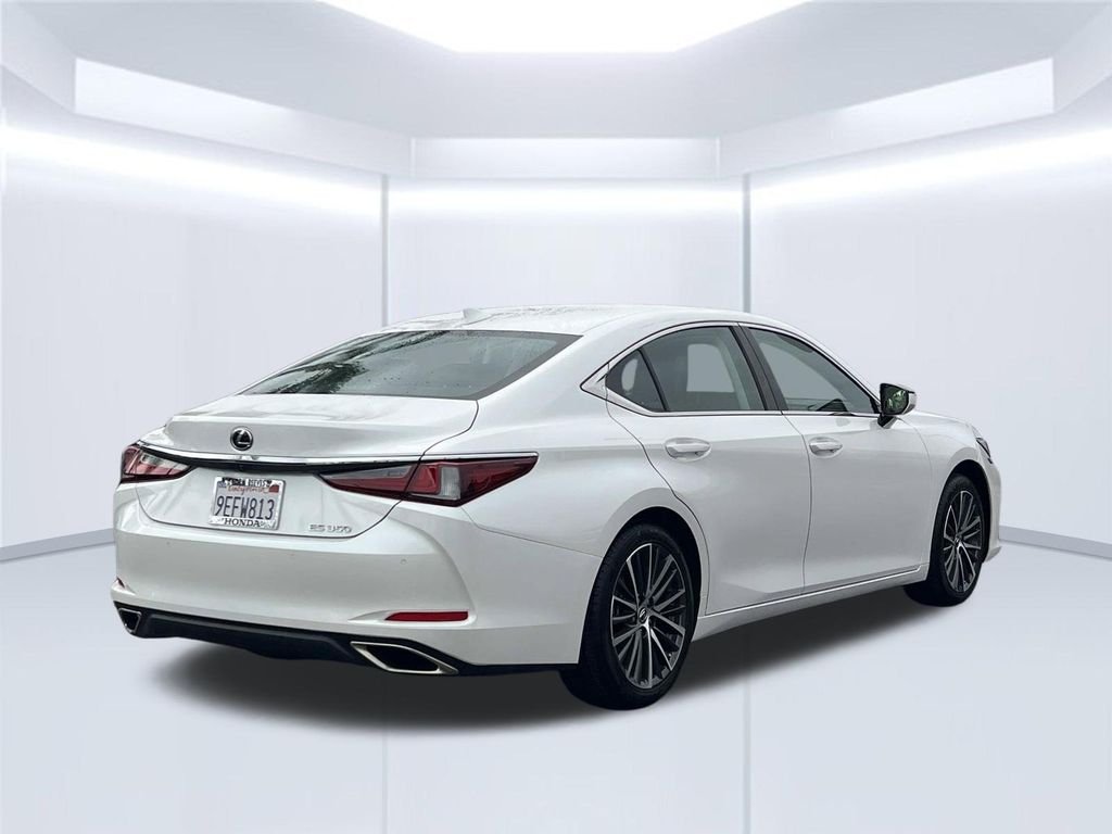 Used 2023 White Lexus 350 image 26