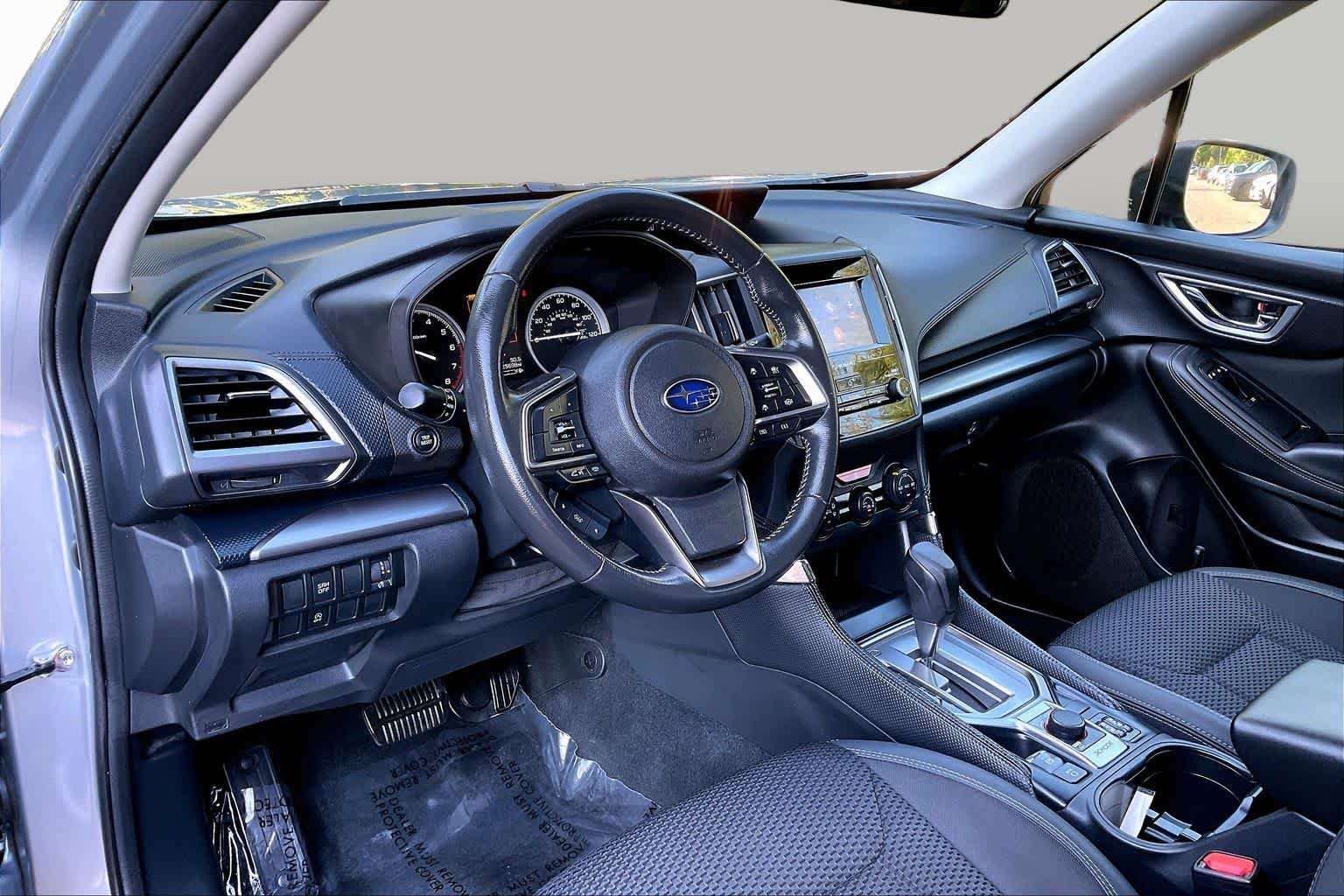 Used 2024 Ice Silver Metallic Subaru Premium image 18