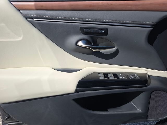 2025 Lexus ES 350 - Photo 24