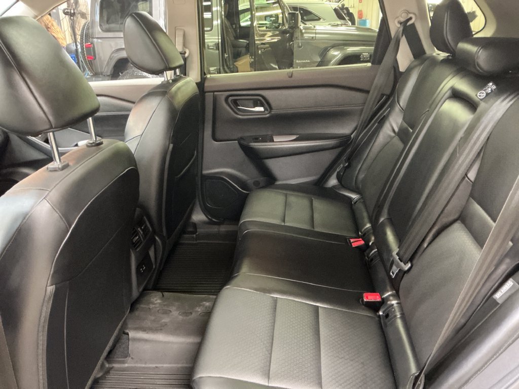 Used 2023 Black Nissan SV image 29