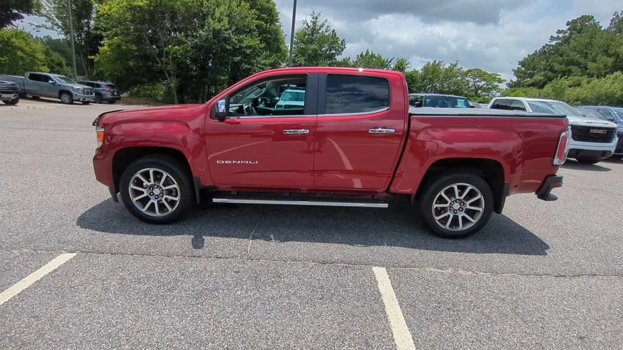 Used 2021 CAYENNE RED TINTCOAT GMC 2WD Denali image 5
