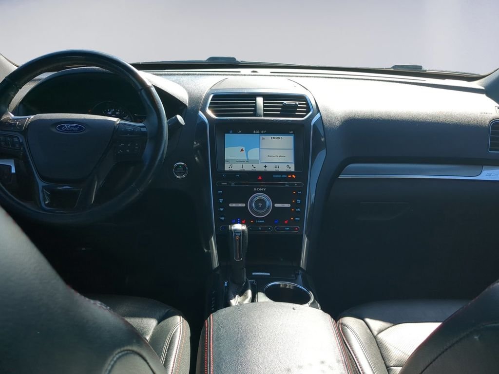 Used 2017 Magnetic Ford Sport image 14